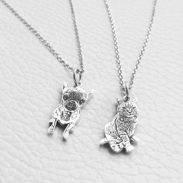 Personalisierte Halskette aus Silber mit Katze und Welpe und Bären- und Schweinemotiven