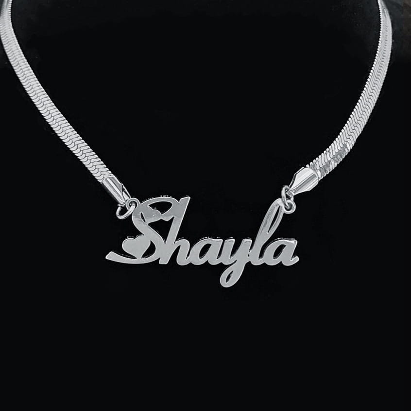 Namenskette aus Edelstahl mit Schlangenkette für einzigartigen Schmuck