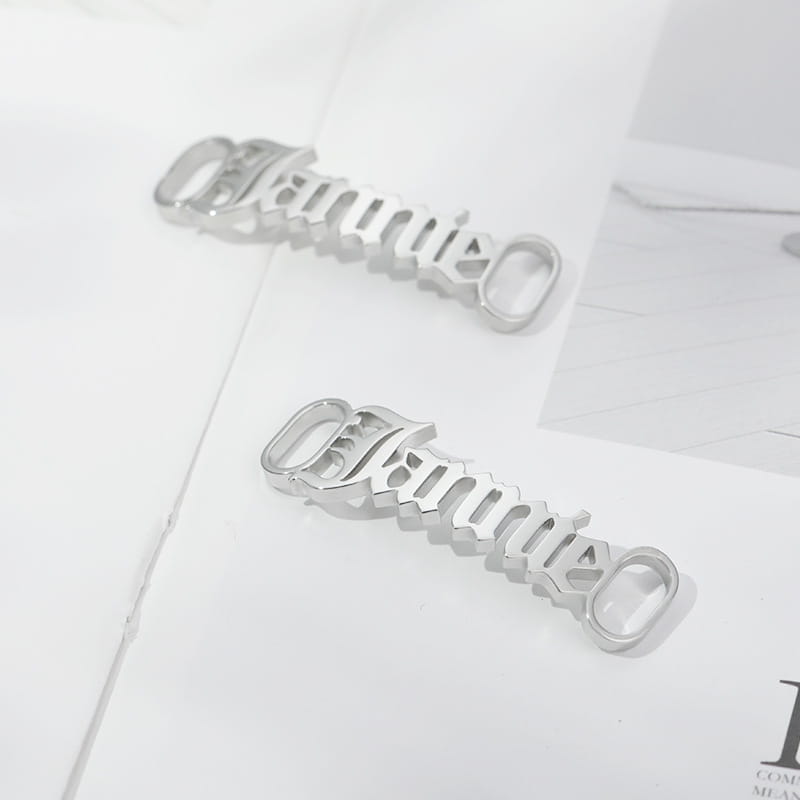 Personalisierte Namensbuchstaben-Ohrringe für stilvolle Schuhe und Schmuck