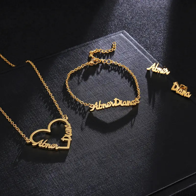 Personalisierte Namensohrringe in Silber und Roségold