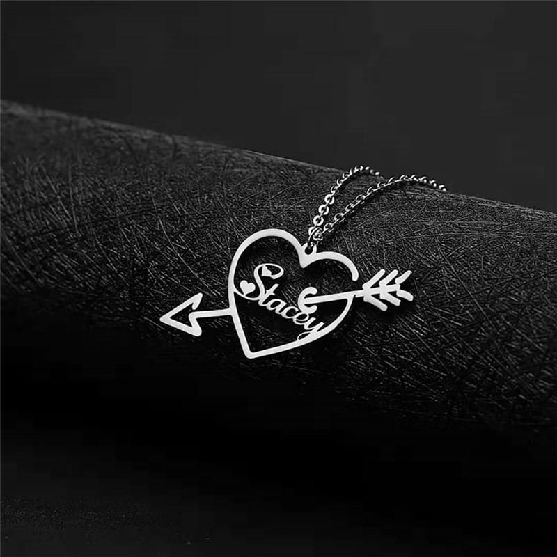 Customized Arrow Piercing Name Necklace in Gold and Silver Jewelry