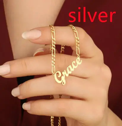 Individuelle Namenskette aus Edelstahl in Gold- und Silberfarben