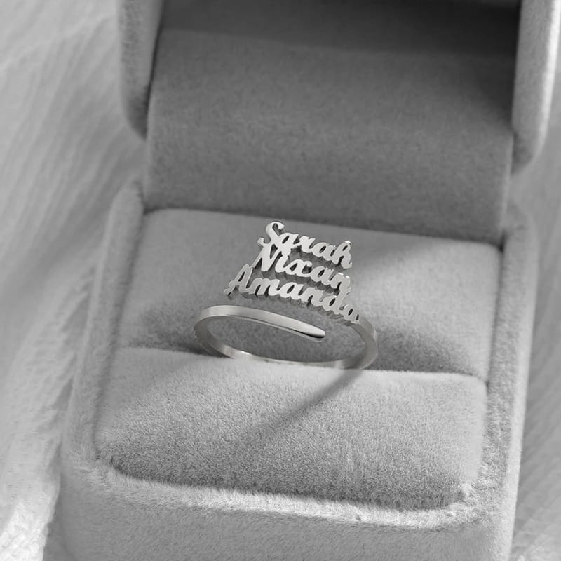 Fashionable Titanium Steel DIY Couple Ring with Three Names Displayed in Gold