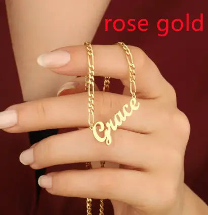 Individuelle Namenskette aus Edelstahl in Gold- und Silberfarben