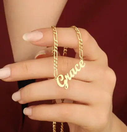 Individuelle Namenskette aus Edelstahl in Gold- und Silberfarben